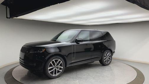 2026 Land Rover Range Rover P550e SE