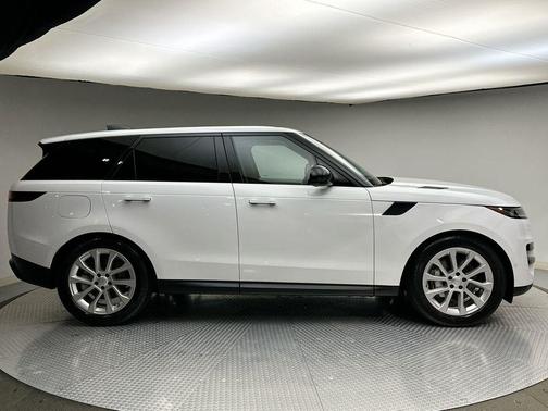 2024 Land Rover Range Rover Sport SE
