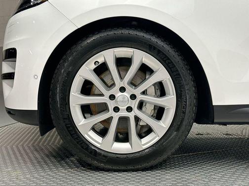 2024 Land Rover Range Rover Sport SE