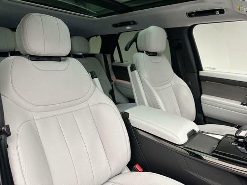 2024 Land Rover Range Rover Sport SE