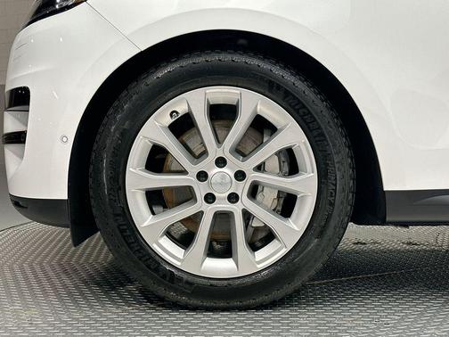 2024 Land Rover Range Rover Sport SE