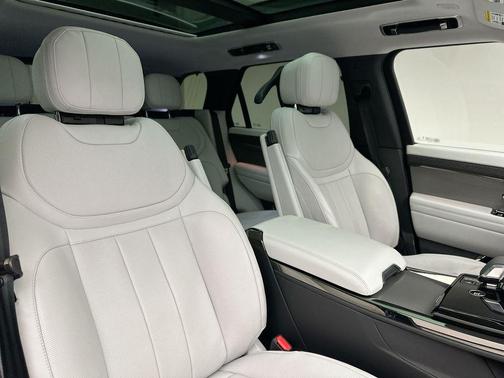 2024 Land Rover Range Rover Sport SE