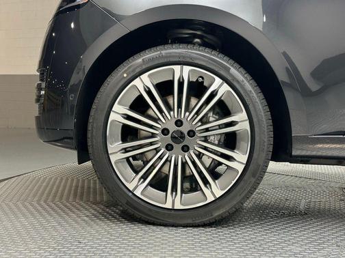 2026 Land Rover Range Rover P400 SE