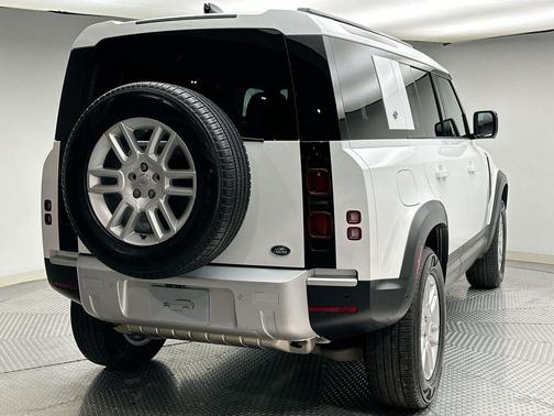 2022 Land Rover Defender 110 S