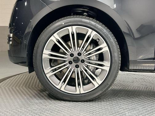 2026 Land Rover Range Rover P400 SE 7 Seat