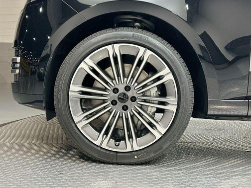 2026 Land Rover Range Rover P530 SE