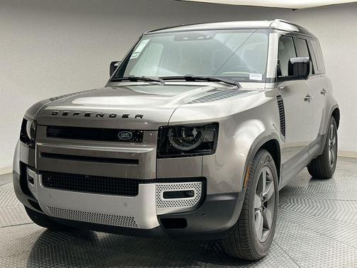 2025 Land Rover Defender 110 P300