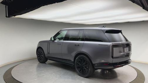Eiger Grey 2026 Land Rover Range Rover P400 SE
