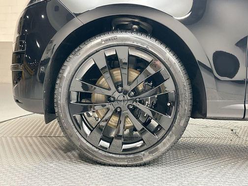 2026 Land Rover Range Rover Sport SE