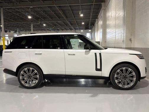 2026 Land Rover Range Rover P400 SE