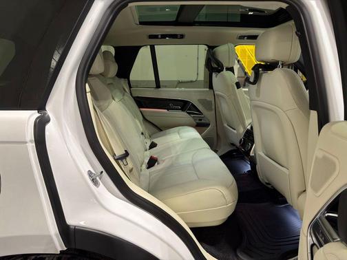 2026 Land Rover Range Rover P400 SE