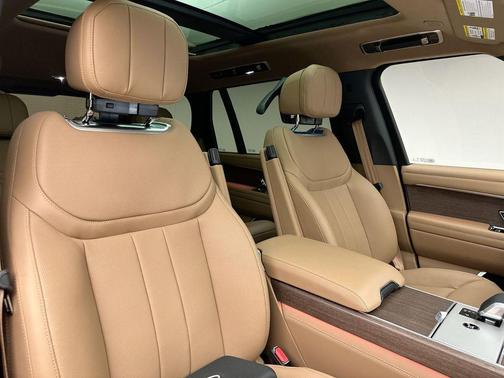2026 Land Rover Range Rover P400 SE 7 Seat
