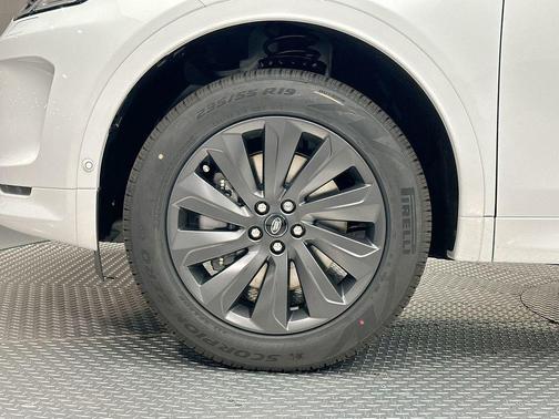 2025 Land Rover Discovery Sport S