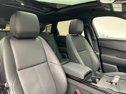 2025 Land Rover Range Rover Velar P250 SE R-Dynamic