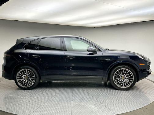 2023 Porsche Cayenne Cayenne