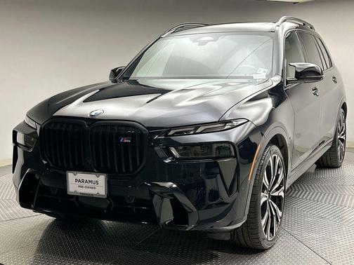 2023 BMW X7 M60i