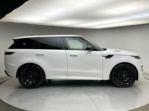 2024 Land Rover Range Rover Sport SE