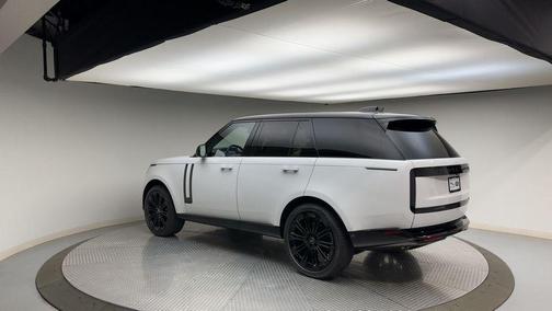 2024 Land Rover Range Rover P530 SE