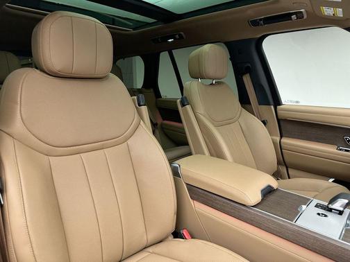 2025 Land Rover Range Rover P530 SE