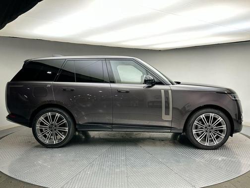 2025 Land Rover Range Rover P530 SE