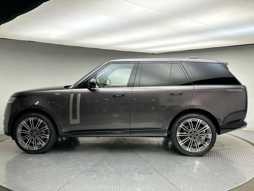 2025 Land Rover Range Rover P530 SE