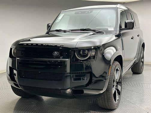 2026 Land Rover Defender V8