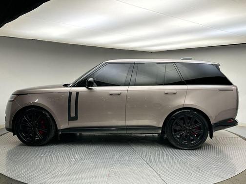 2023 Land Rover Range Rover P530 SE