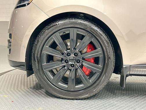 2023 Land Rover Range Rover P530 SE