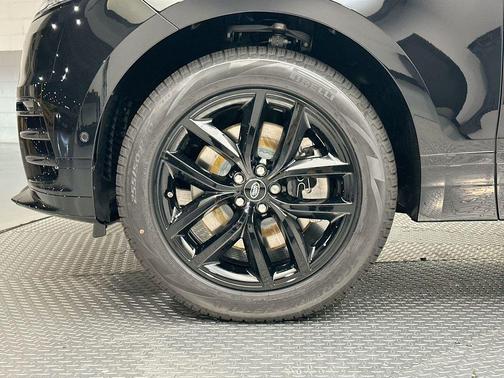 2026 Land Rover Range Rover Velar P250 SE R-Dynamic