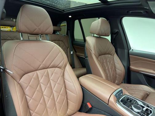 2024 BMW X5 M60i