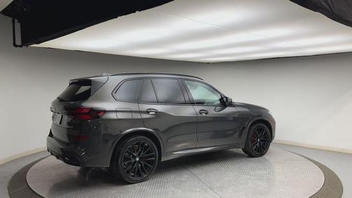 2024 BMW X5 M60i