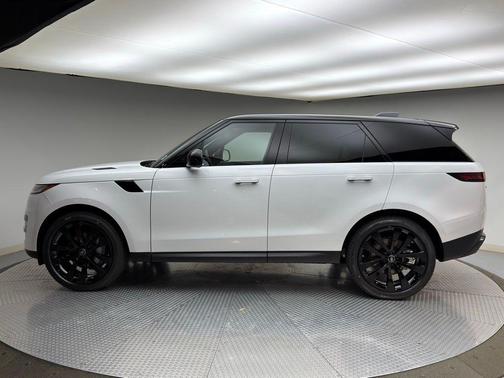 2025 Land Rover Range Rover Sport SE
