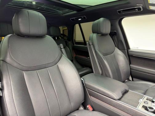 2023 Land Rover Range Rover P530 SE