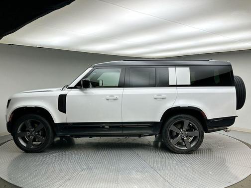 2025 Land Rover Defender V8