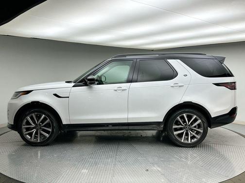 2026 Land Rover Discovery Tempest Edition