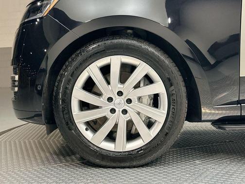 2024 Land Rover Range Rover P400 SE