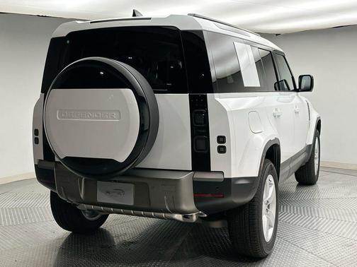 2026 Land Rover Defender