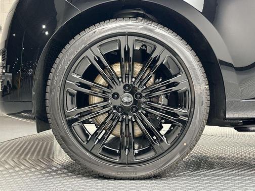 2023 Land Rover Range Rover P530 SE