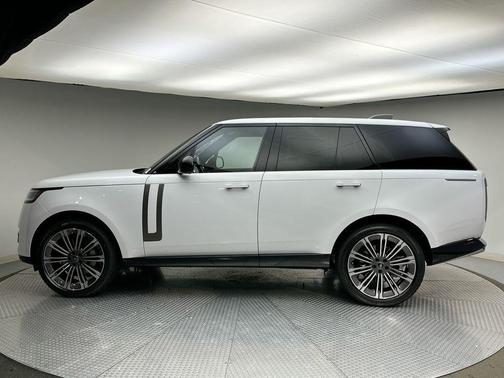 2025 Land Rover Range Rover P530 SE