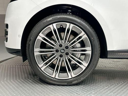 2025 Land Rover Range Rover P530 SE