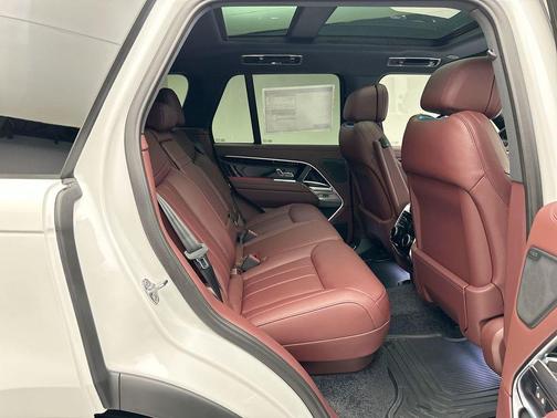 2025 Land Rover Range Rover P530 SE