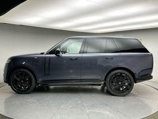 2025 Land Rover Range Rover P400 SE