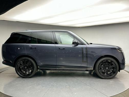 2025 Land Rover Range Rover P400 SE