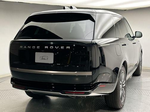 2025 Land Rover Range Rover P530 SE 7 Seat