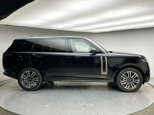 2025 Land Rover Range Rover P530 SE 7 Seat
