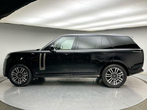 2025 Land Rover Range Rover P530 SE 7 Seat