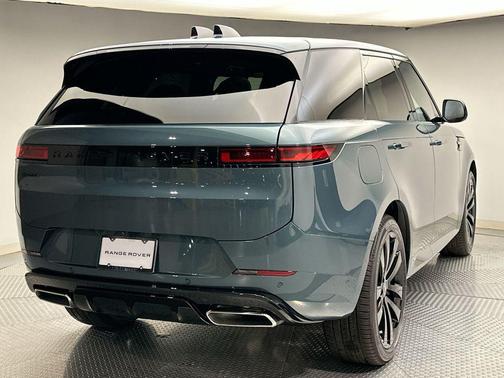 2025 Land Rover Range Rover Sport SE