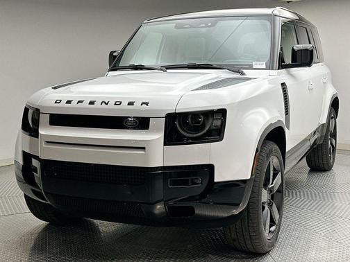 2026 Land Rover Defender 110 X-Dynamic SE