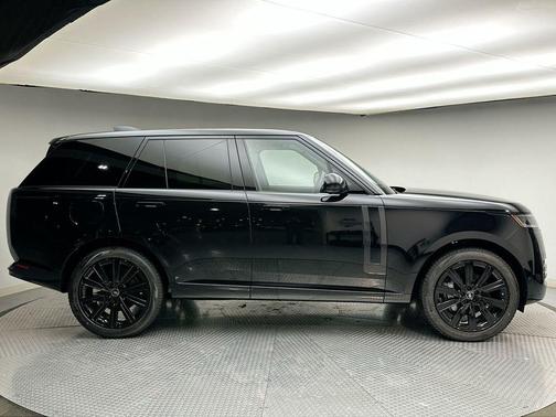 2025 Land Rover Range Rover P400 SE