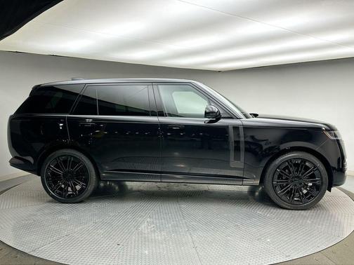 2026 Land Rover Range Rover P400 SE 7 Seat